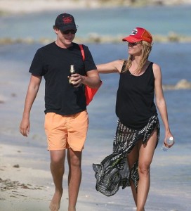 Heidi Klum Goes Topless On the Beach with Boyfriend Vito Schnabel