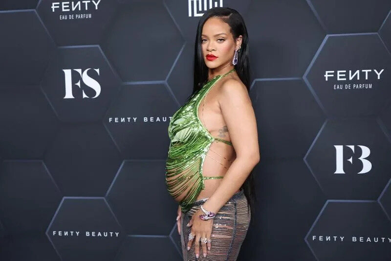 Rihanna Showing Off Her Baby Bump