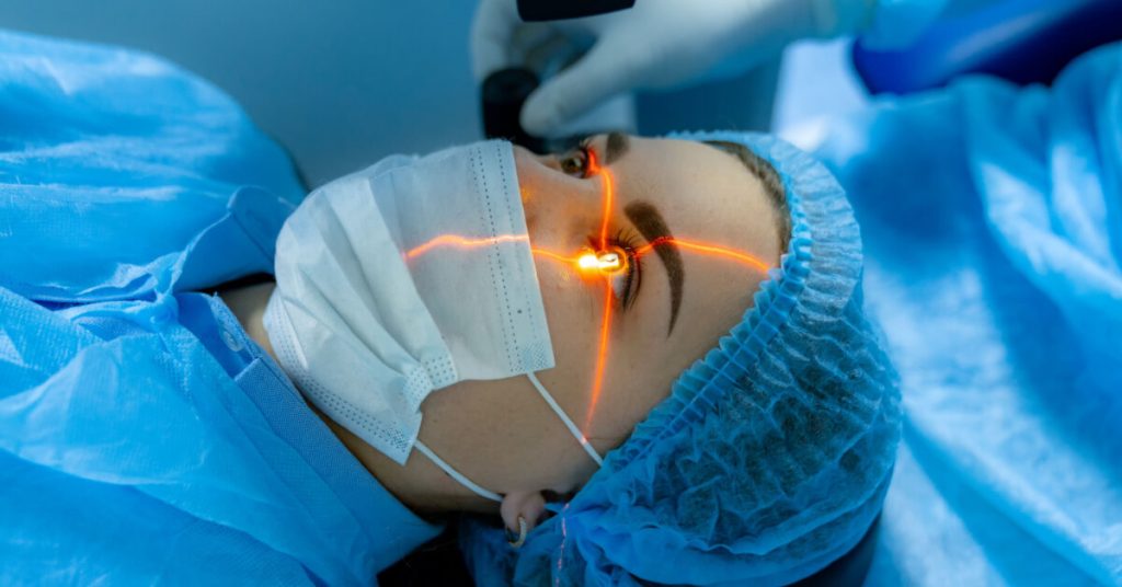 Advantages and Disadvantages of Laser Eye Surgery